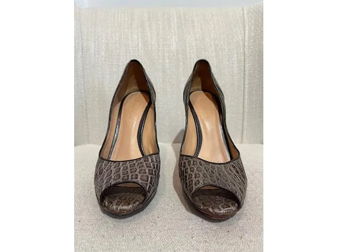 BOTTEGA VENETA Tacones T.UE 35 Cuero Castaño 