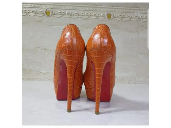 CHRISTIAN LOUBOUTIN Bianca Crocodile Pumps Tacones Zapatos Sz.39 Naranja 