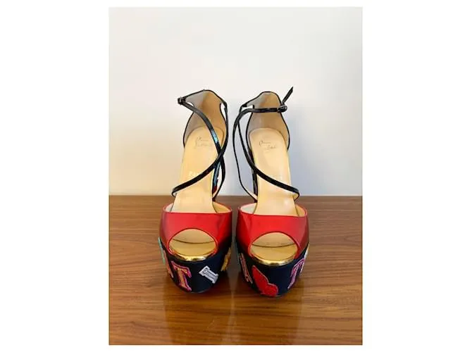 Christian Louboutin Tacones Negro Roja Azul marino 