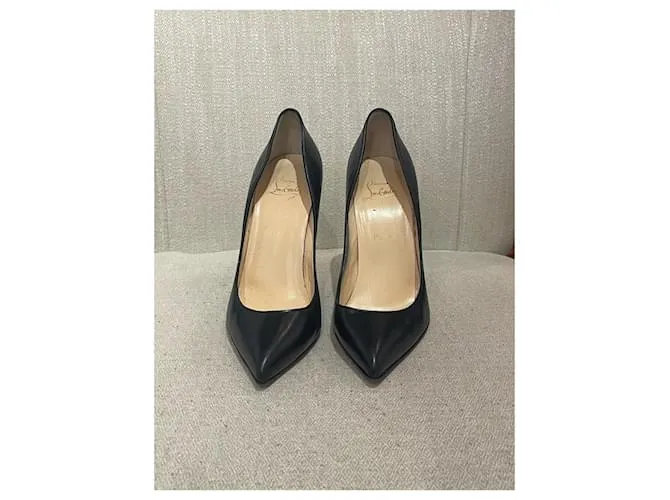 CHRISTIAN LOUBOUTIN Tacones T.UE 38 Cuero Negro 