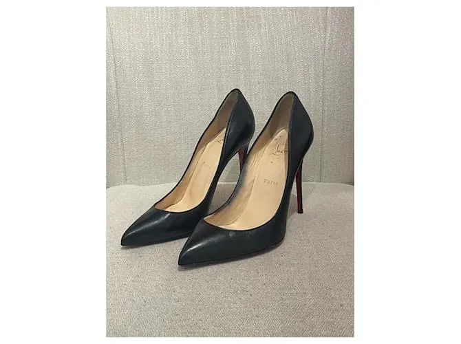 CHRISTIAN LOUBOUTIN Tacones T.UE 38 Cuero Negro 