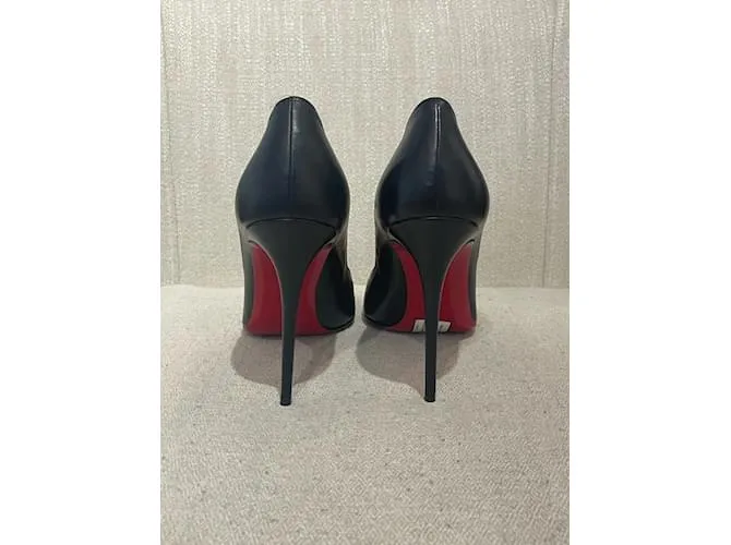 CHRISTIAN LOUBOUTIN Tacones T.UE 38 Cuero Negro 