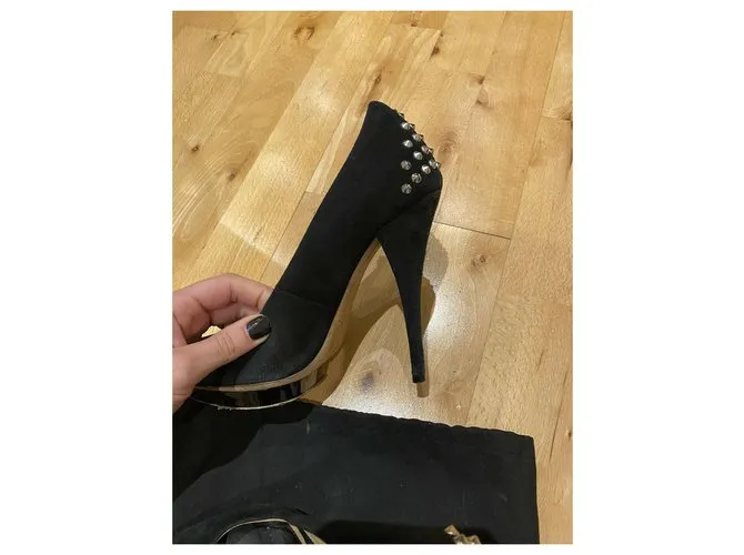 Mcq Tacones tachonados Negro Plata 