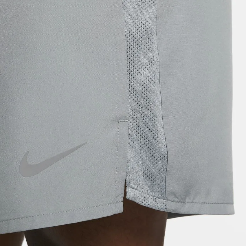 Nike Hombre Shorts Dri-Fit Challenger 7in Brief-Lined Shorts Gris 