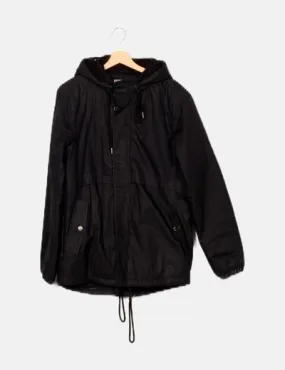 Pull&Bear Parka negra básica