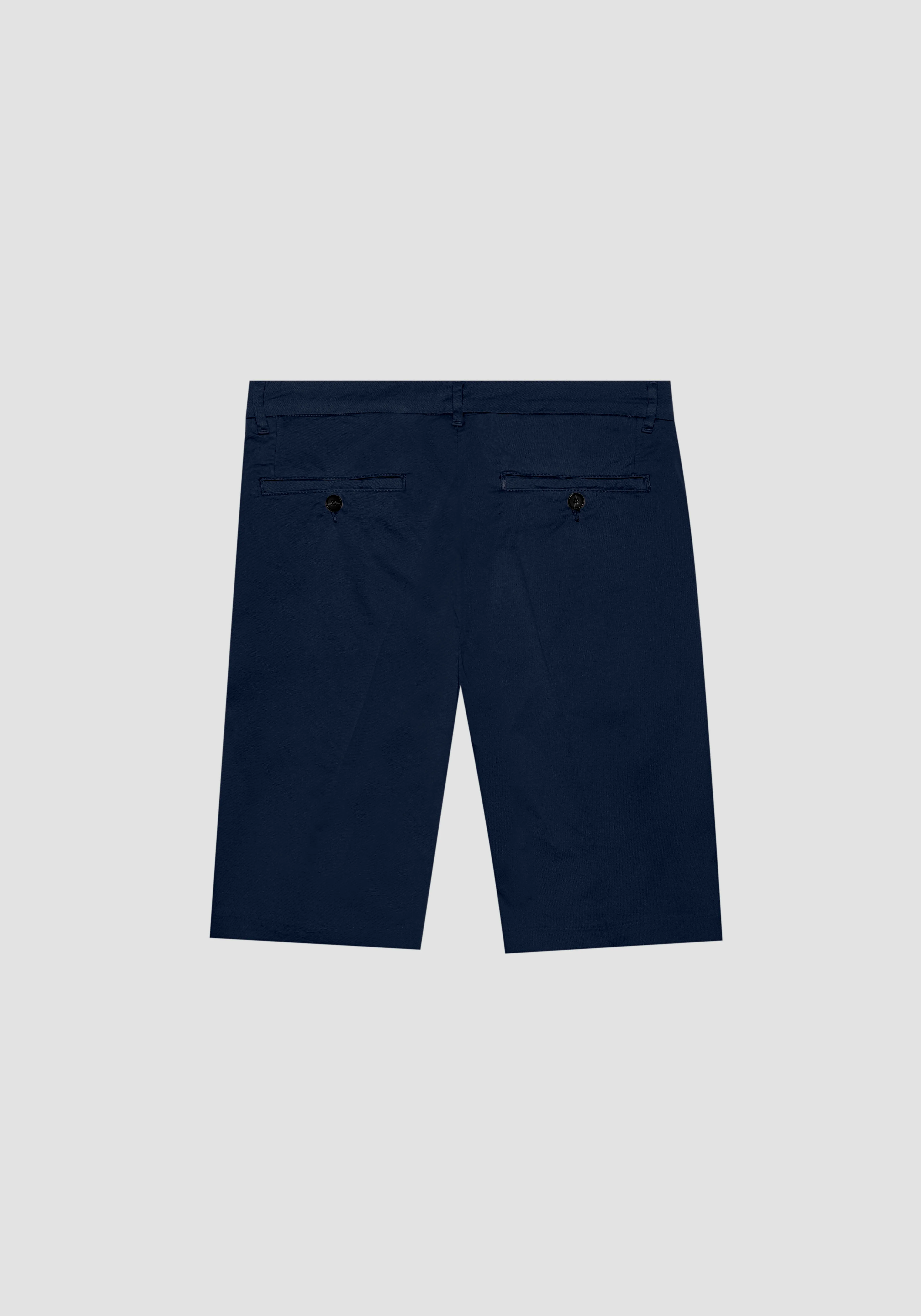 SKINNY FIT SHORTS 