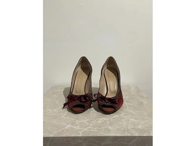 VALENTINO GARAVANI Tacones T.UE 36.5 ante Burdeos 